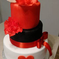 Červeno-černo-bílý dort